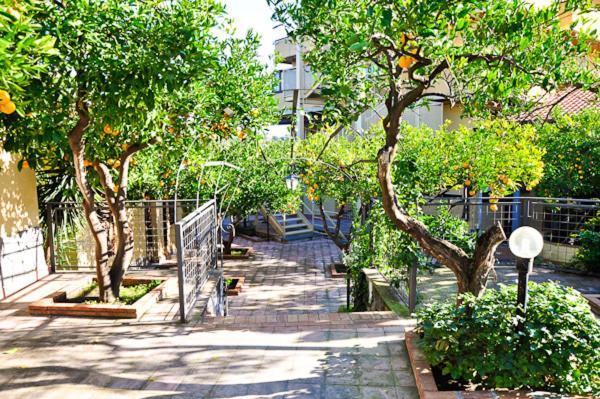 Tk Hotel - Ex Ares San Giovanni La Punta Luaran gambar