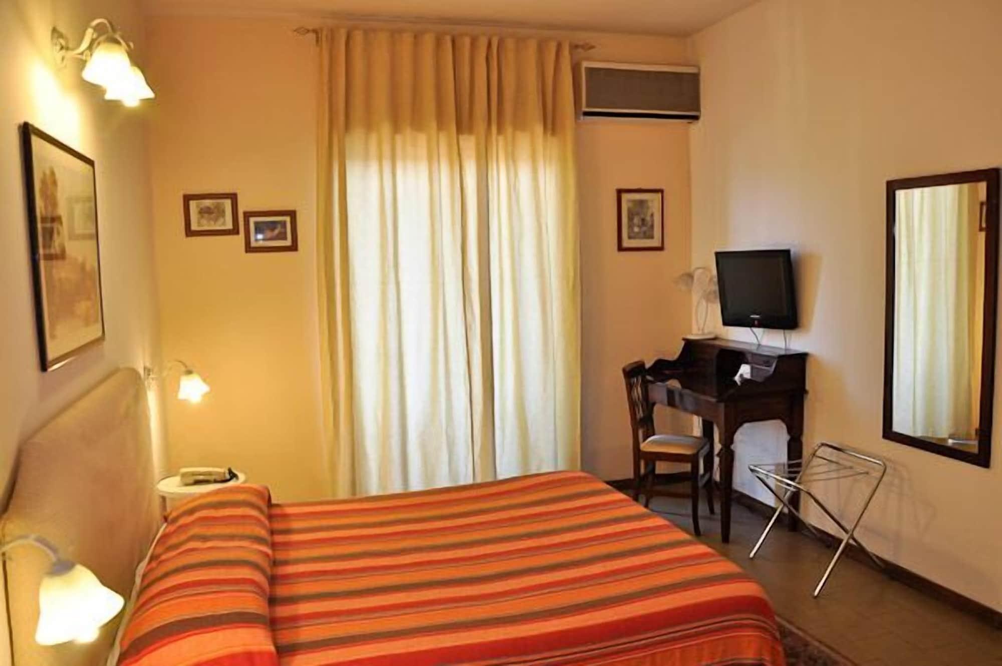Tk Hotel - Ex Ares San Giovanni La Punta Luaran gambar