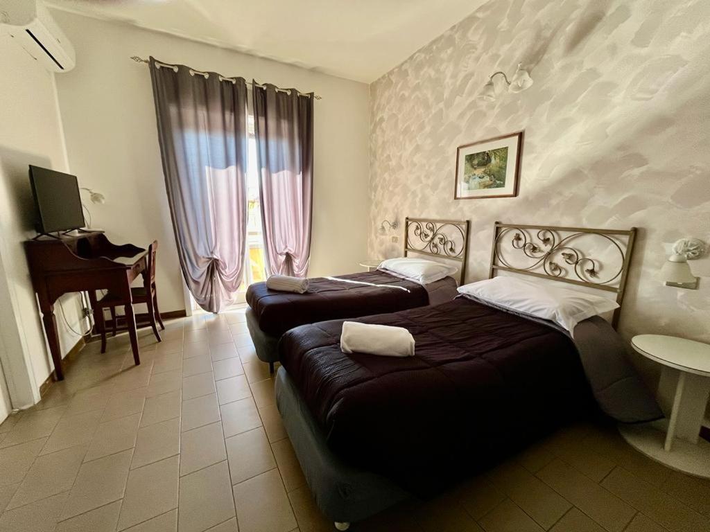 Tk Hotel - Ex Ares San Giovanni La Punta Luaran gambar