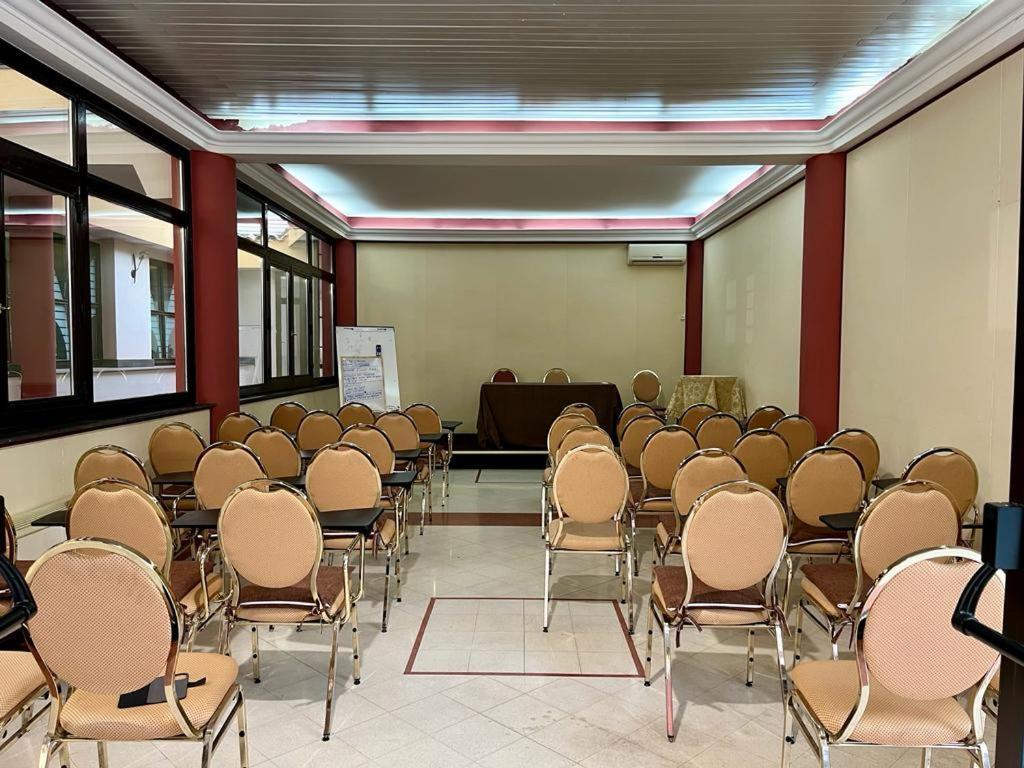 Tk Hotel - Ex Ares San Giovanni La Punta Luaran gambar