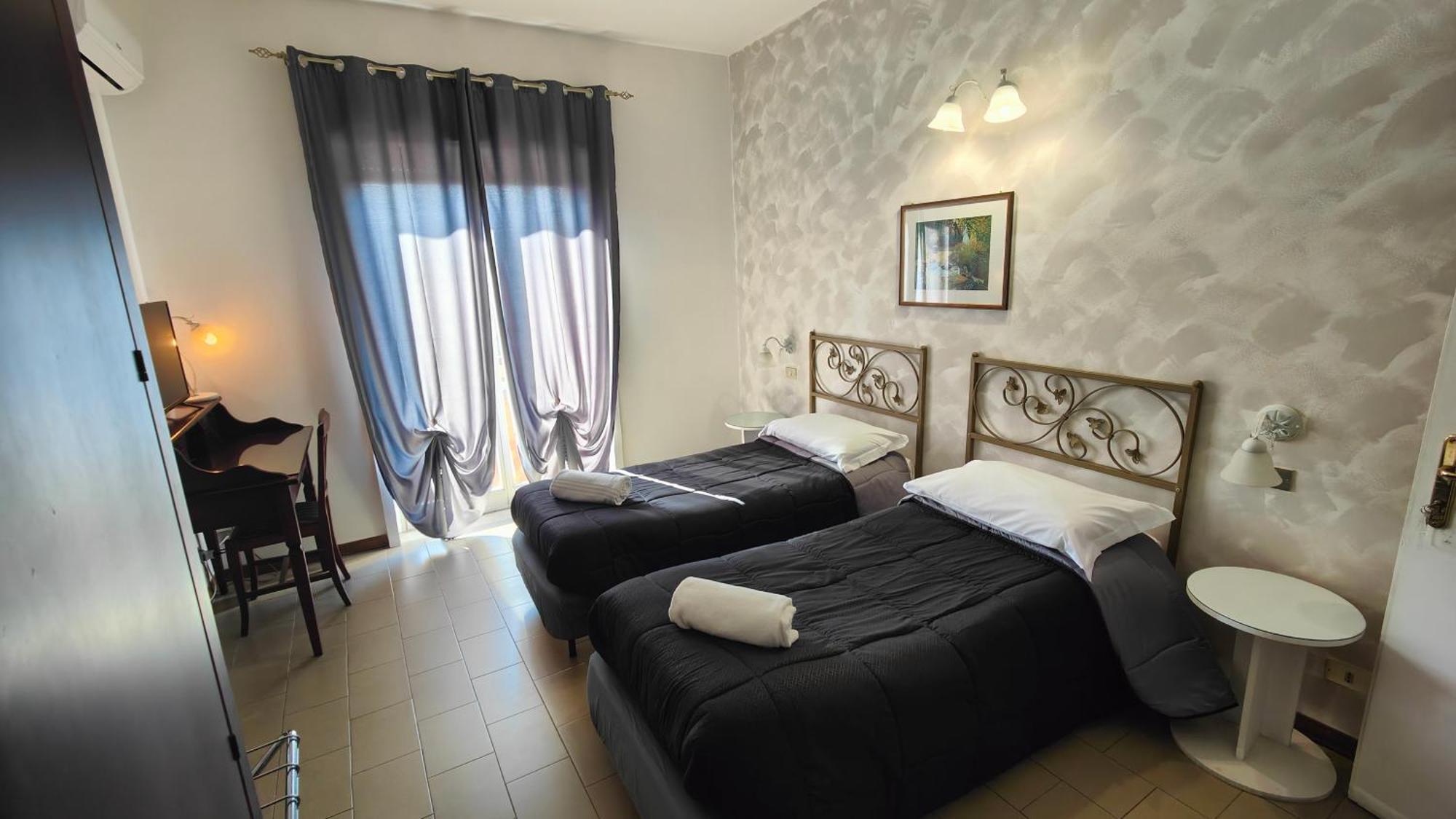 Tk Hotel - Ex Ares San Giovanni La Punta Luaran gambar