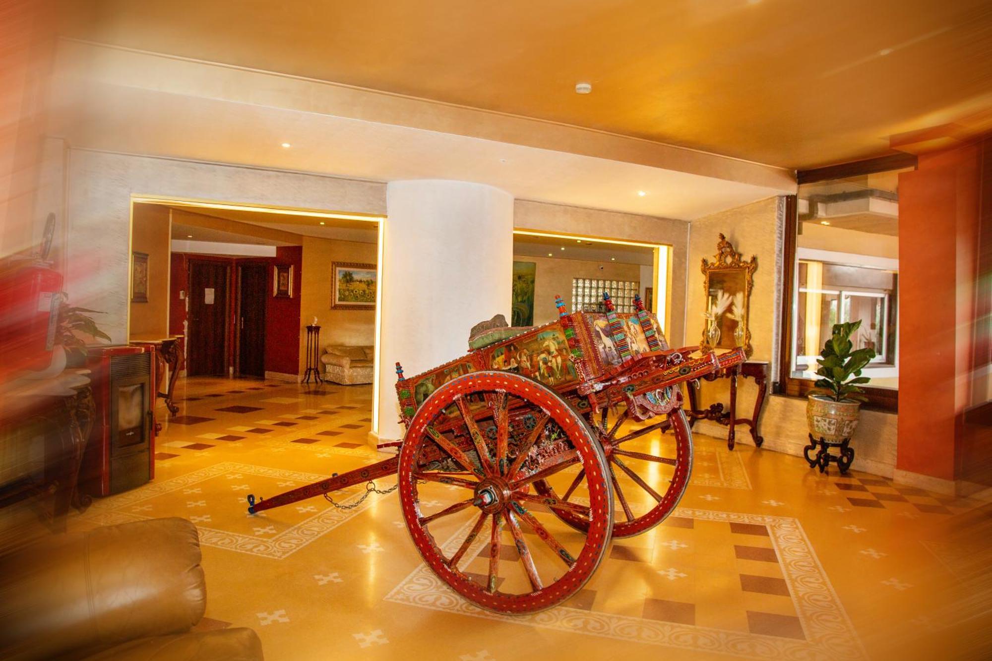 Tk Hotel - Ex Ares San Giovanni La Punta Luaran gambar